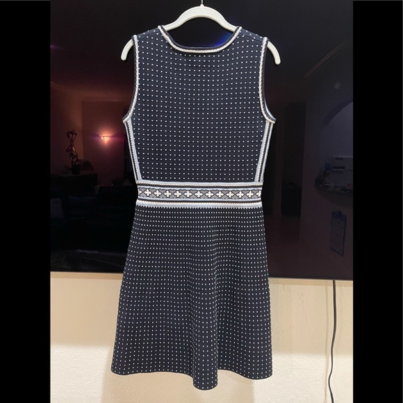 Tory Burch sleeveless navy blue dress- size small - Picture 3 of 7
